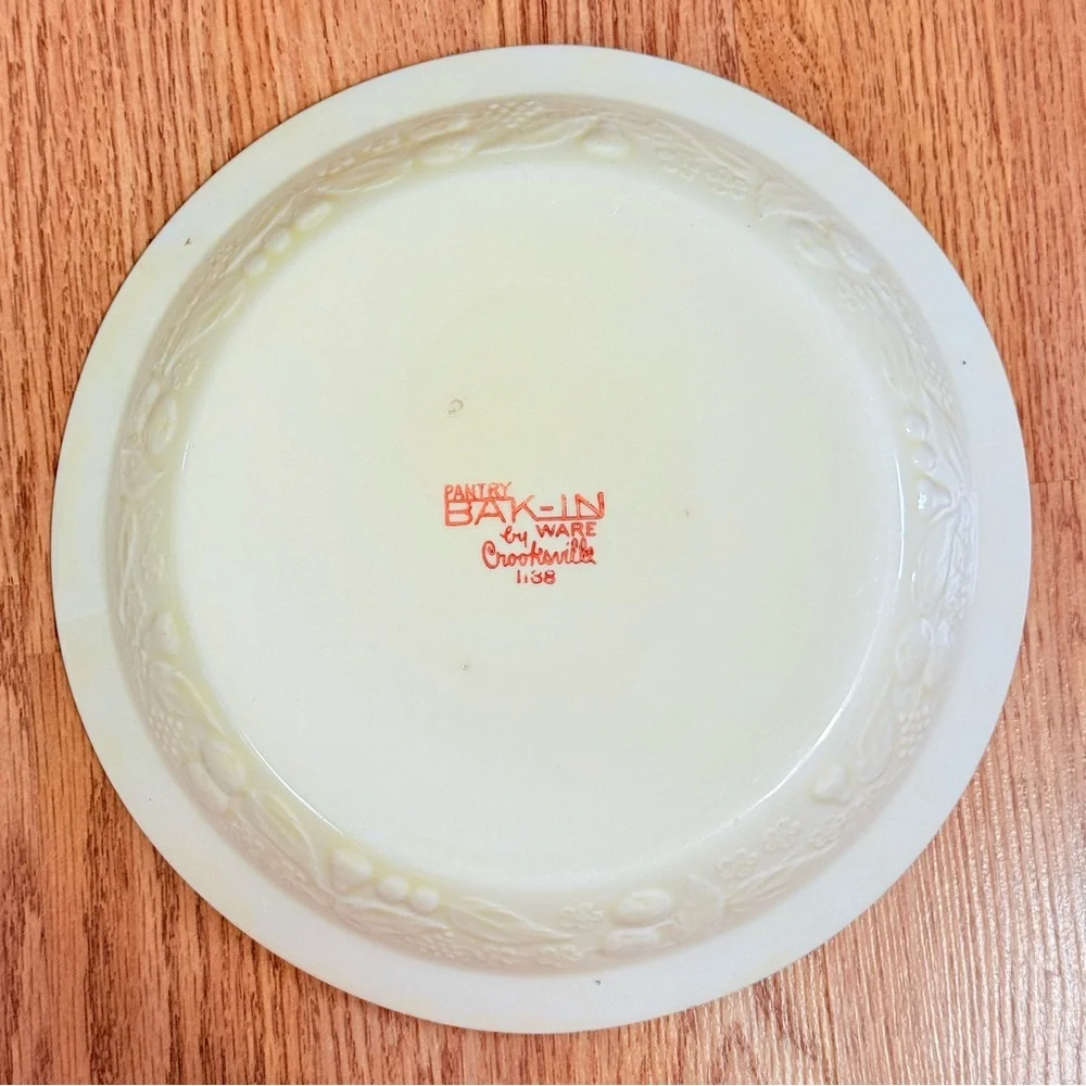 Circa 1944 Pantry Bak-In 10” Floral Pie Plate 22K gold trim by Crooksville